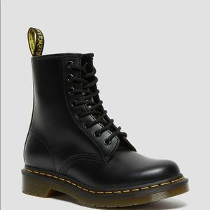 1460 BLACK WOMEN Doc Martens